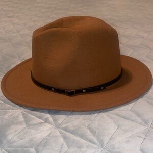 women’s brown hat
